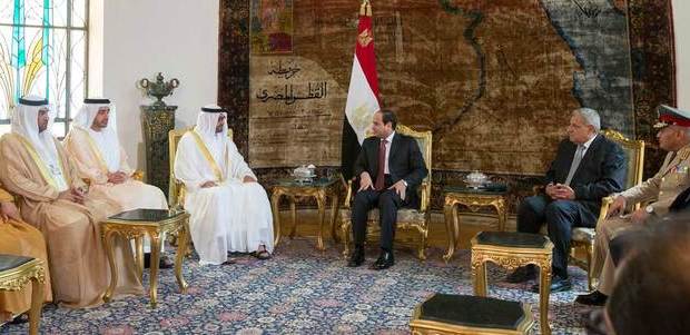 ولي عهد أبوظبي محمد بن زايد والسيسي : الإمارات تقف بجانب مصر وتدعم خياراتها الوطنية وآمال شعبها