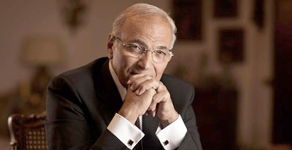 حقيقة طلب شفيق مقابلة الرئيس السيسى بالإمارات