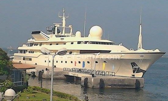 وصول يخت الوليد بن طلال إلى بورسعيد للمشاركة فى حفل افتتاح قناة السويس الجديدة