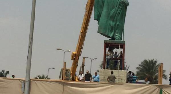 وضع تمثال للشيخ زايد، أول رئيس للإمارات، بمدينة الشيخ زايد بالجيزة